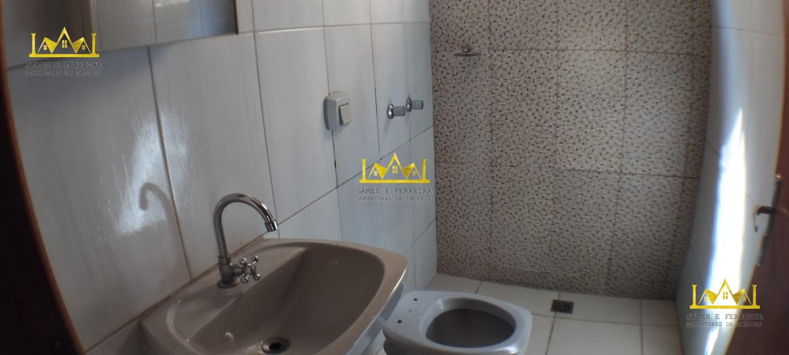 Casa na cidade de Américo de Campos para venda